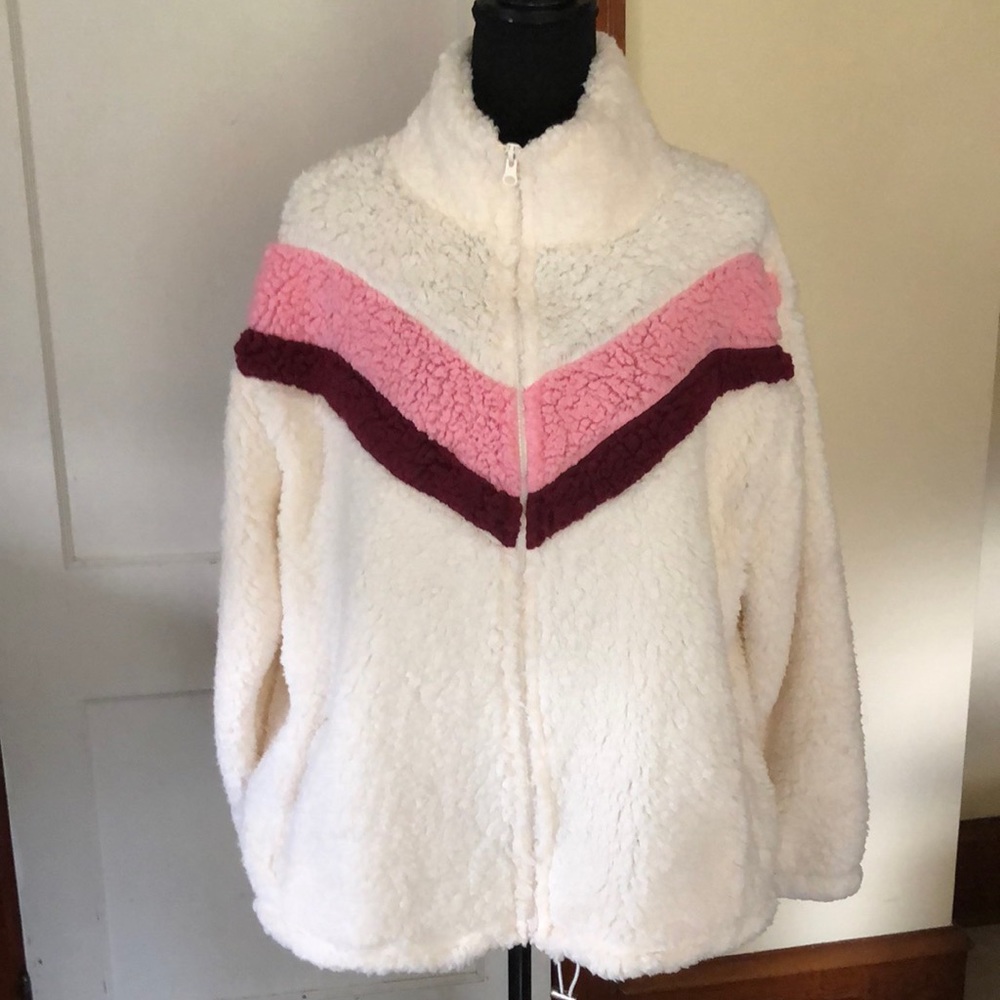 Kiss & Tell Sherpa NWT jacket size  1X Ptp 27”